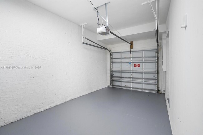 Building Photo - 8658 SW 159th Ct