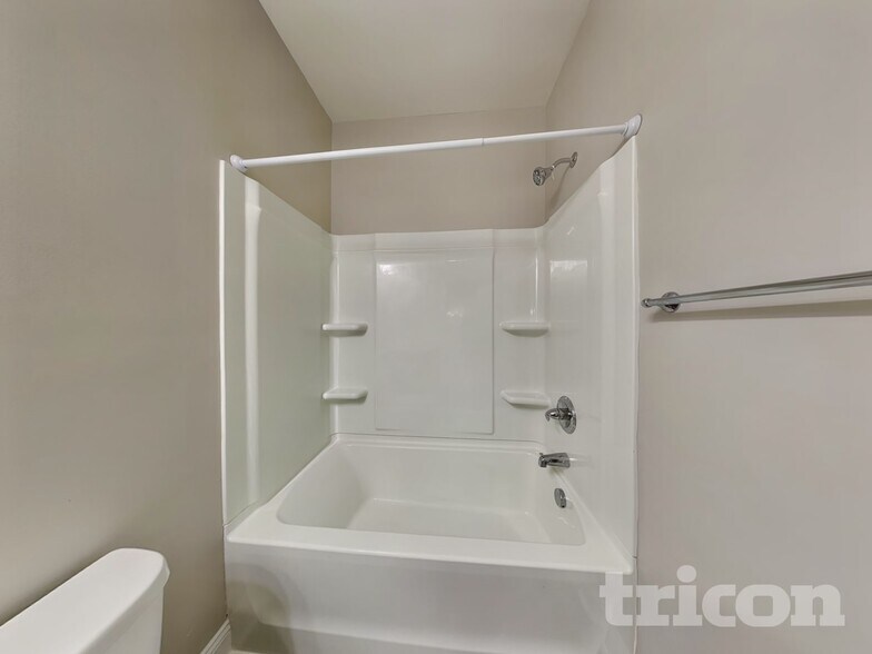 Building Photo - 7020 Prune Ln