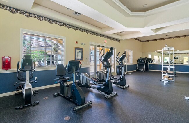 Building Photo - Renovated 2/2 Condo located in Visconti! - New Carpet