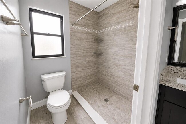 Building Photo - 6530 Bimini Ct