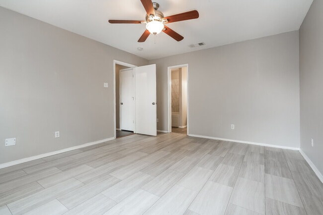 Building Photo - 1213 Misty Meadow Dr