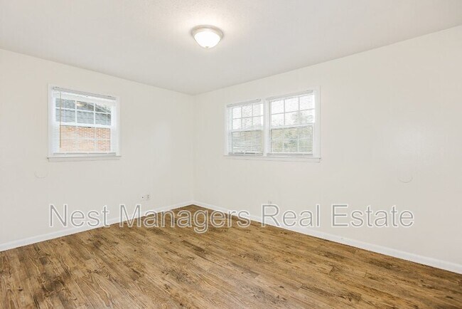 Building Photo - 816 Pilot Ave