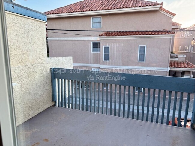 Building Photo - 114 20th St