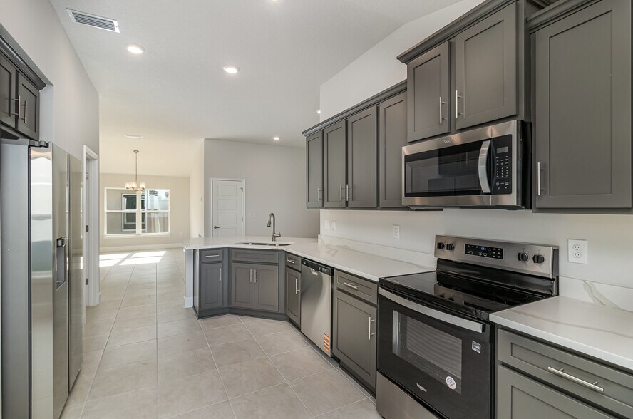 Building Photo - 2482 Carrick St NW