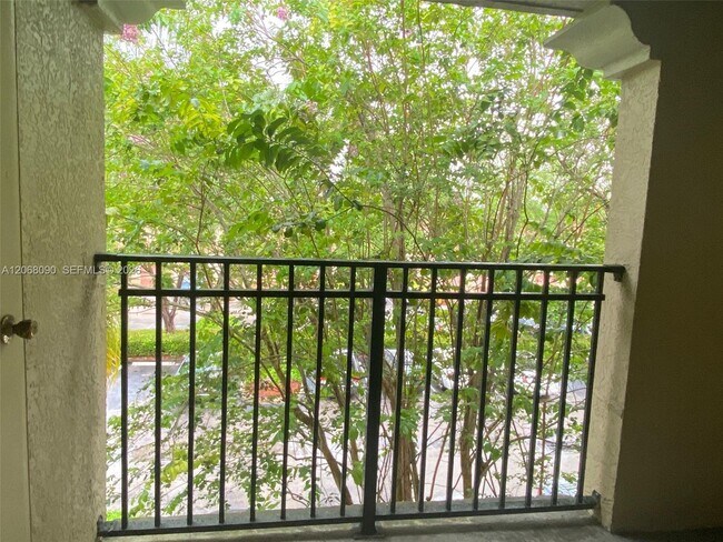 Building Photo - 2520 Centergate Dr