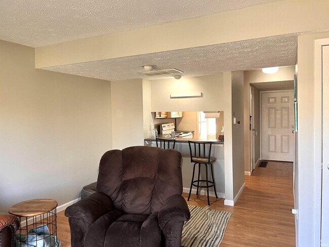 Building Photo - 519 E Graham Pl