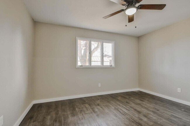 Building Photo - 8007 Elmwood Avenue