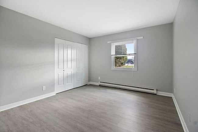 Building Photo - 1409 E Chicago St