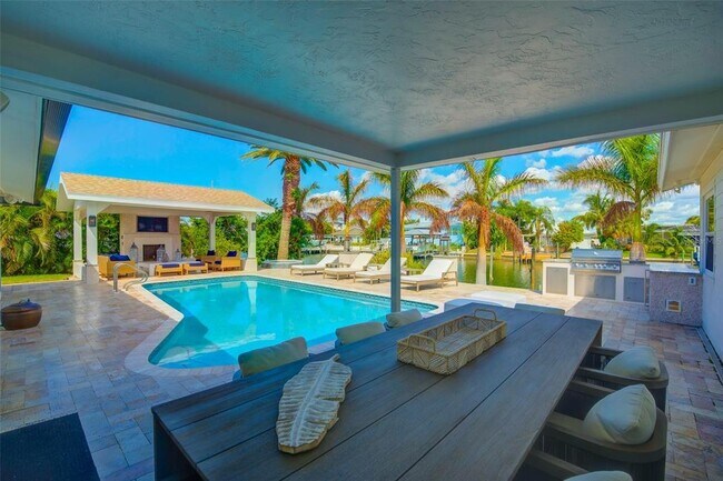 Building Photo - 807 Snug Island