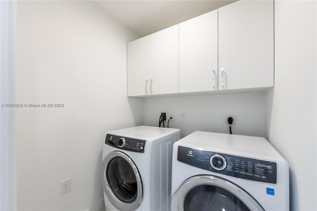 Laundry Room - 851 NE 1st Ave