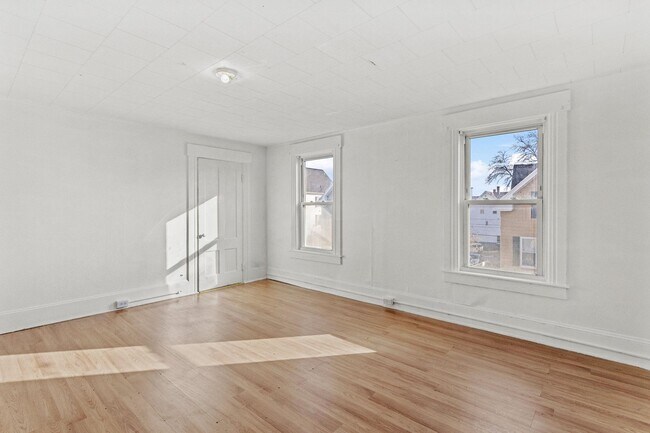 Building Photo - 278 Auburn St