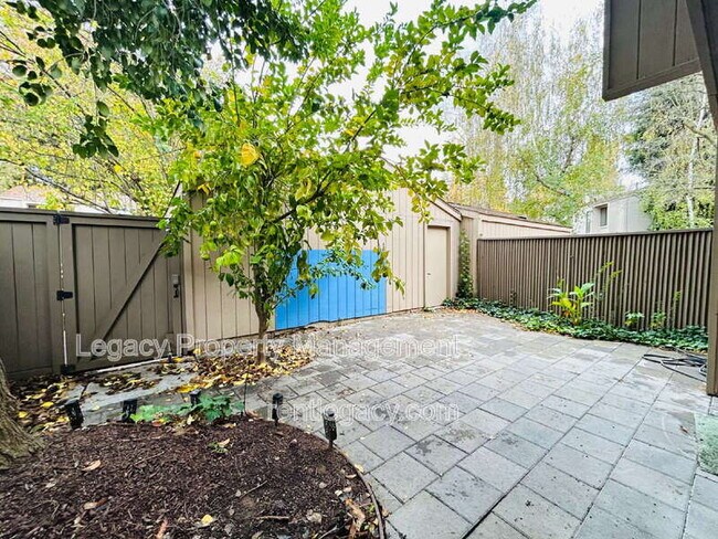 Building Photo - 134 Hartnell Pl