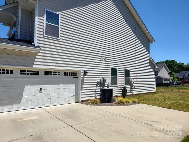 Building Photo - 170 Pine Eagle Dr