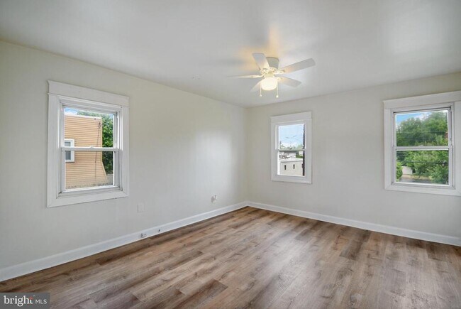 Building Photo - 111 W Sylvan Ave