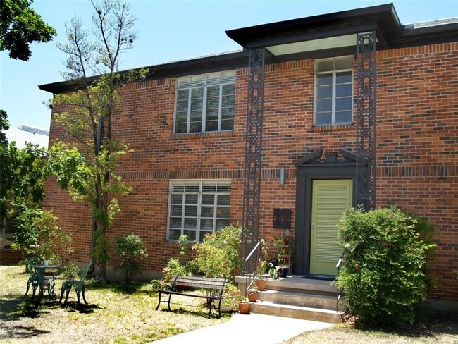 Building Photo - 3206 Tom Green St