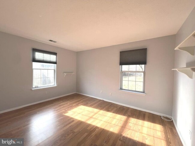 Building Photo - 8220 Grainfield Rd