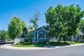 Building Photo - 4220 Ravenna Pl