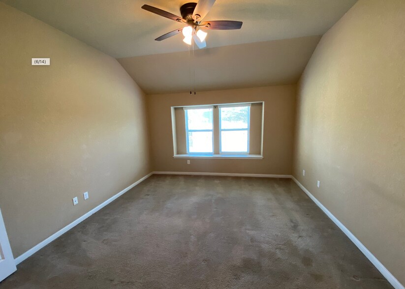 Building Photo - 128 Kasper Dr