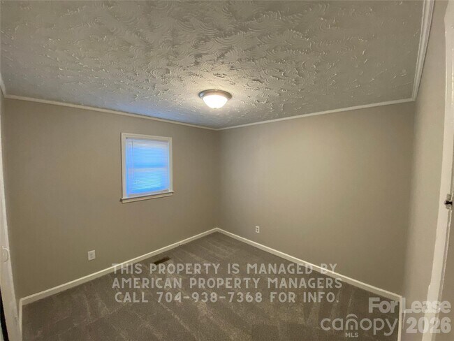 Building Photo - 501 Rosemont Ave