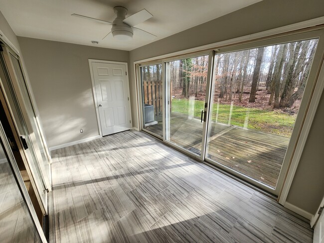 Florida Room/Sunroom / Deck - 269 Constitution Cir