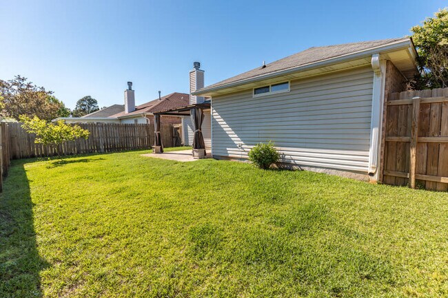 Building Photo - 1606 Trent St