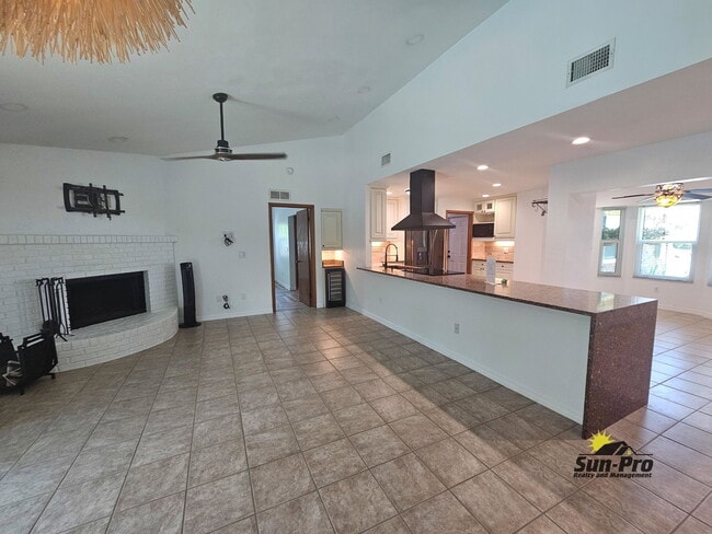 Building Photo - 139 Riverwalk Ct