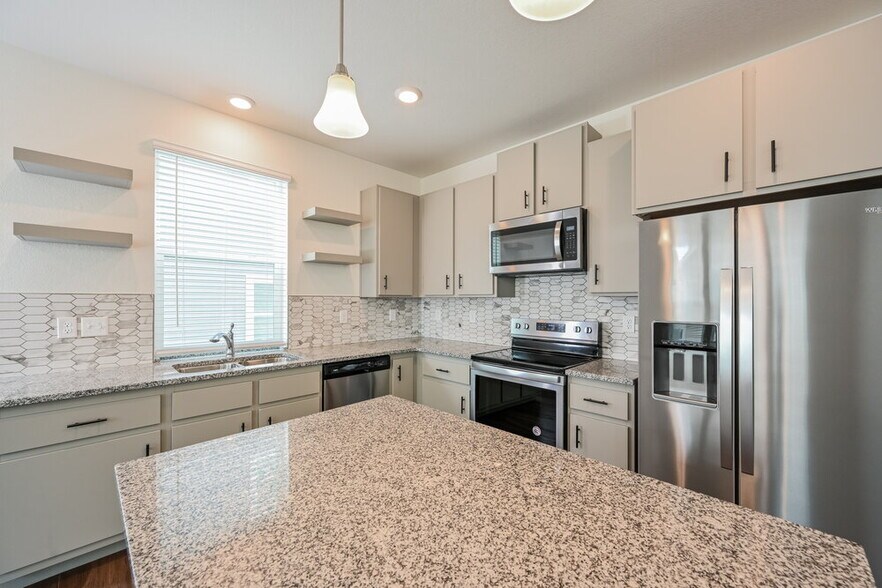 Building Photo - 18607 E 47th Pl