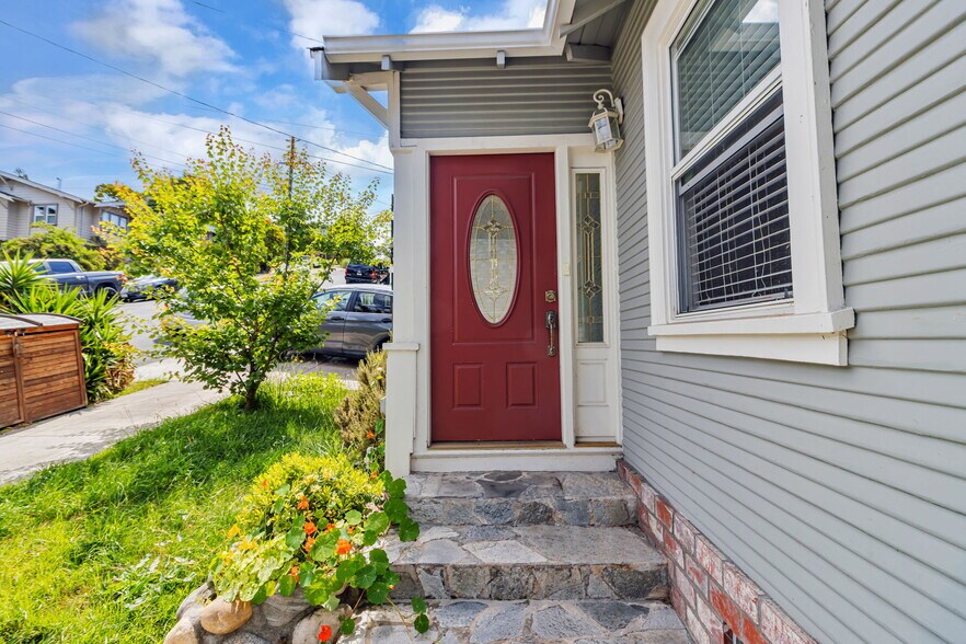 Building Photo - 4431 Penniman Ave