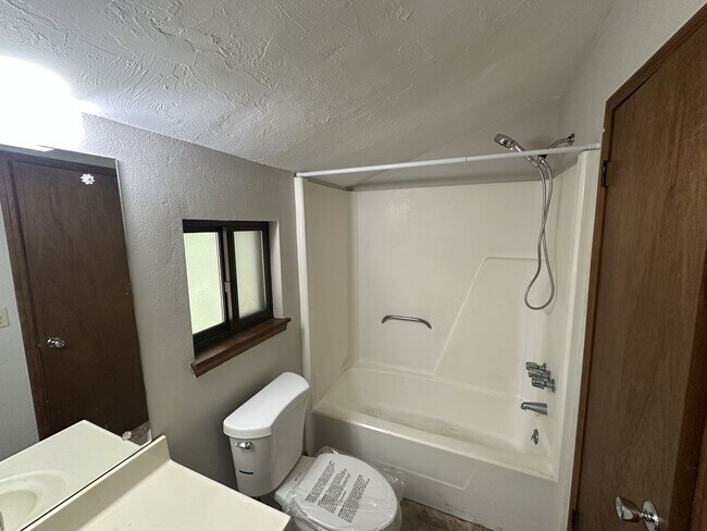 Building Photo - 2084 Pats Place