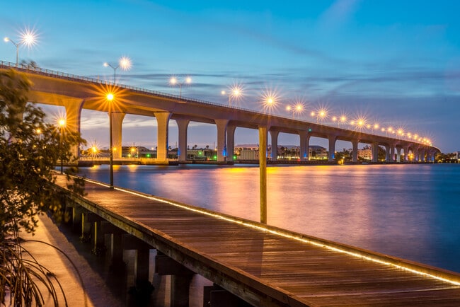 Building Photo - 800 NW Fork Rd