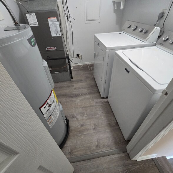 Building Photo - 589 Wrensong Rd