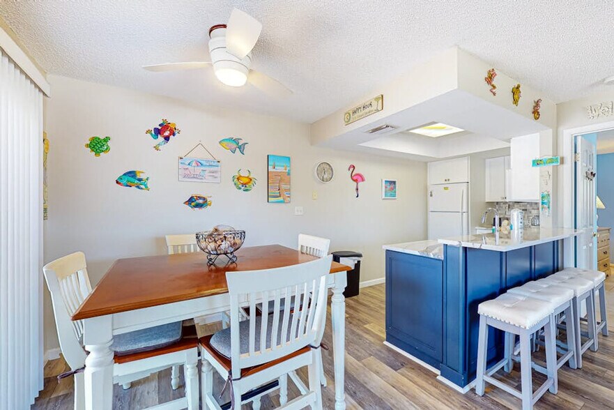 Building Photo - 7101 Gulf Dr