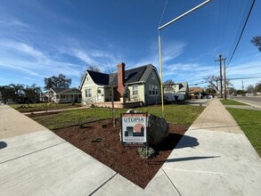 Building Photo - 3 Bedroom, 2 Bathroom charming Craftsman Style Home nestled in the heart of Tulare, CA