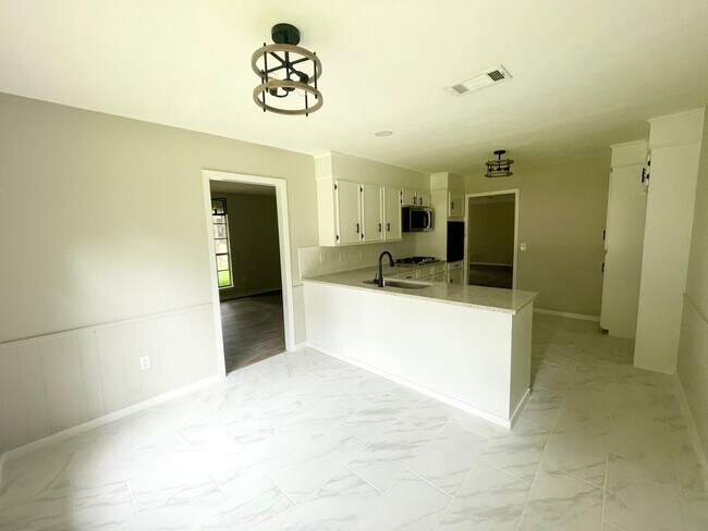 Building Photo - 3/2 for rent in Crossgates of Brandon 042!
