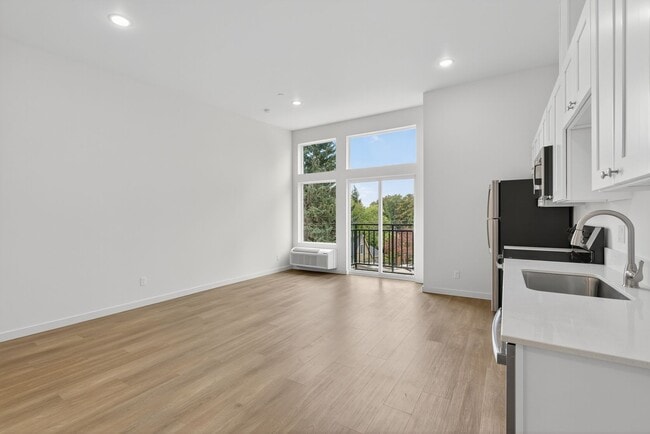 Interior Photo - Powell Heights