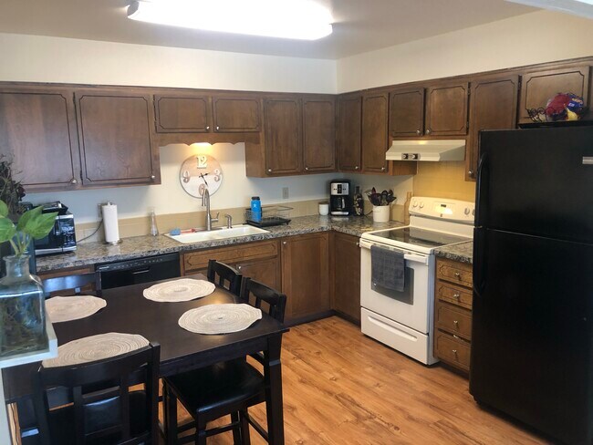 Kitchen - 1104 Remington St