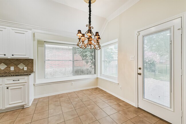 Building Photo - 7718 Trophy Pl Dr