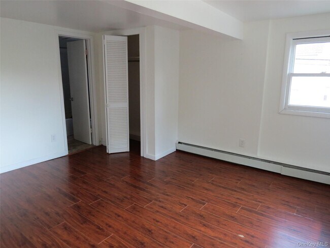 Building Photo - 776 NY-284