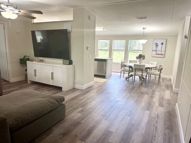 Building Photo - 140 Schofield Ln