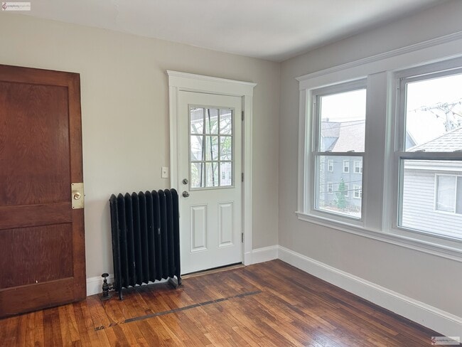 Building Photo - 14 Oakton Ave