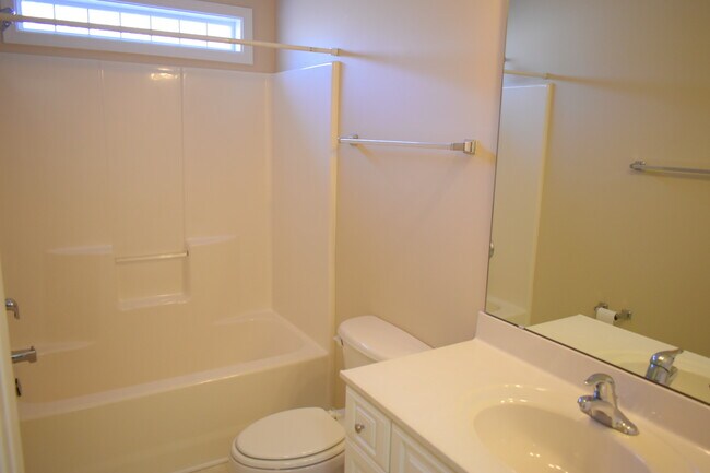 Building Photo - 1528 Wagon Ct