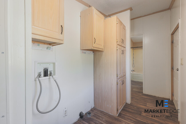 Building Photo - 5Bed/3Bath Home in Buckeye, AZ! Ready for ...