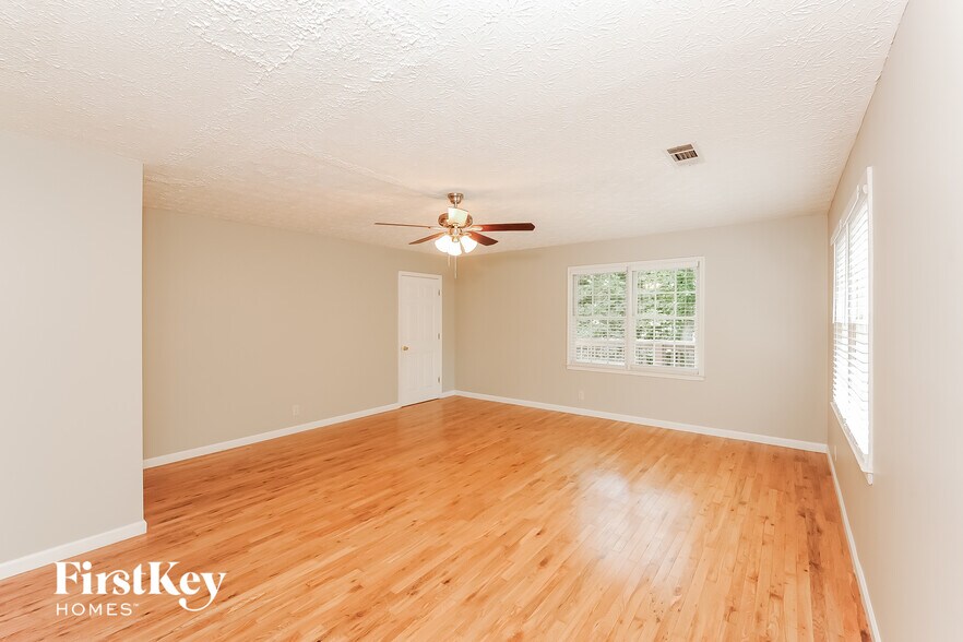 Building Photo - 4945 Bent Creek Ct