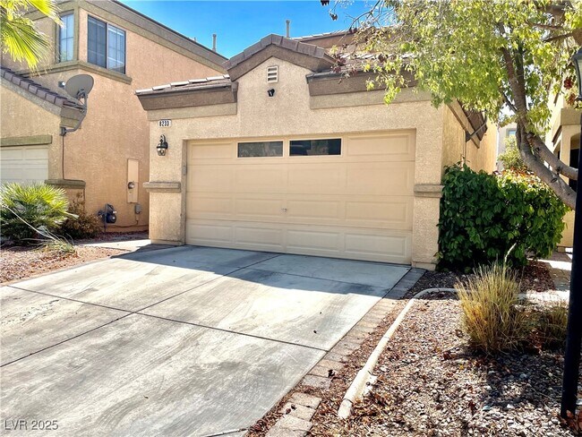 Building Photo - 8233 Strawberry Spring St