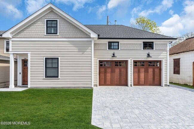 Building Photo - 502 12th Ave