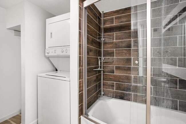 Building Photo - 224 E 13th St