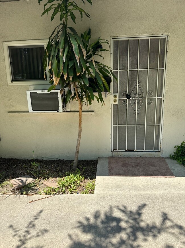 Building Photo - 515 W Foothill Blvd