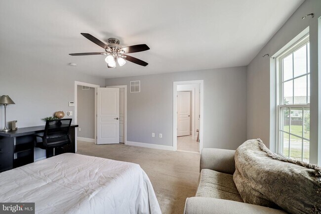 Building Photo - 6262 Summit Point Ct