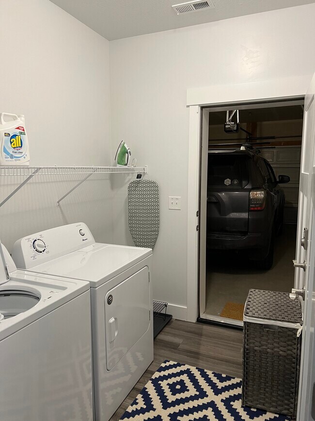 Laundry room with attached garage - 767 N 380 W