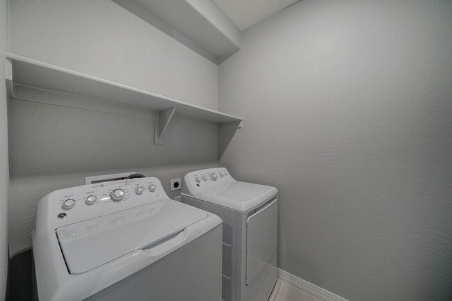 Building Photo - 7439 E Conquistadores Dr